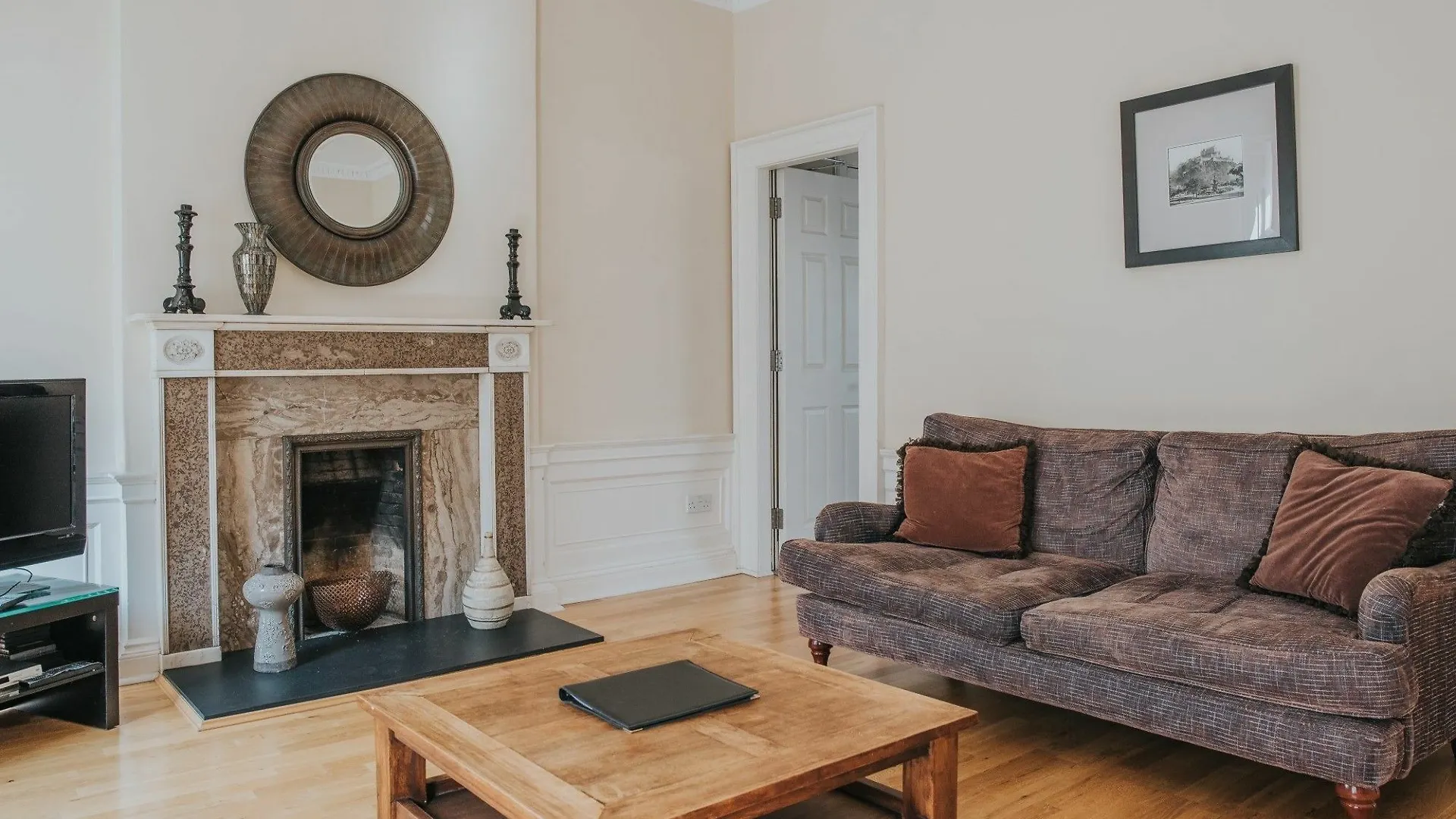 Reizand Apartments, Young St Edinburgh